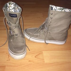 Sperry hightop women's shoe- size 7.5